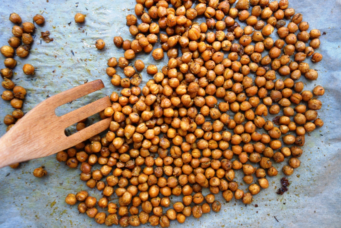 Roasted chickpeas on baking tray